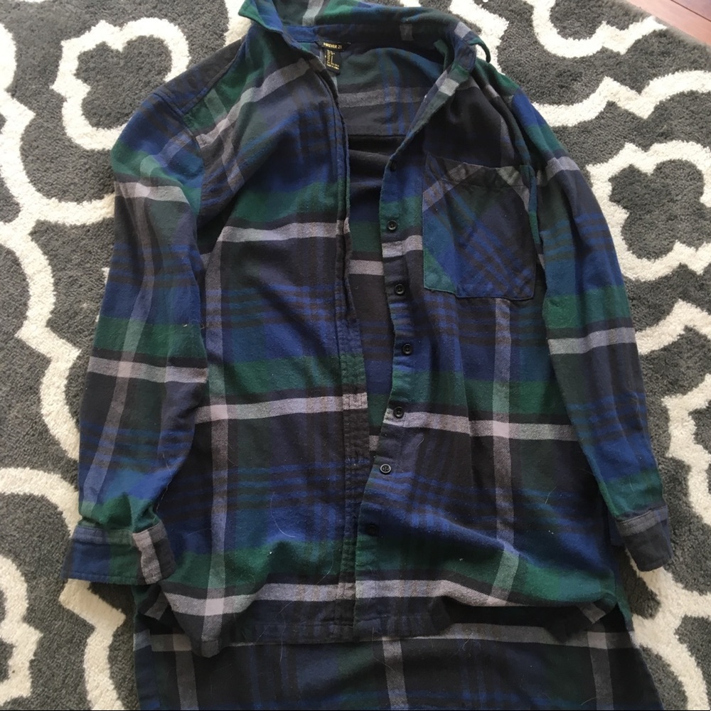 Forever 21 button down flannel top. Size Small.